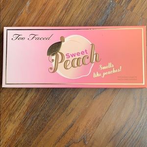 Too Faced peach eye shadow palette